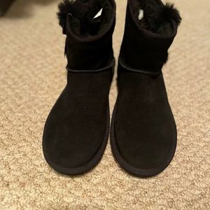 KOOLABURRA by UGG Size 8 Woman’s Victoria Minis - Black